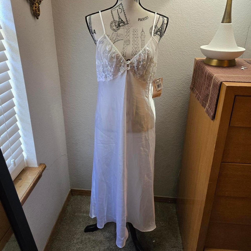 Vintage Cinema Etoile Bridal Nightgown